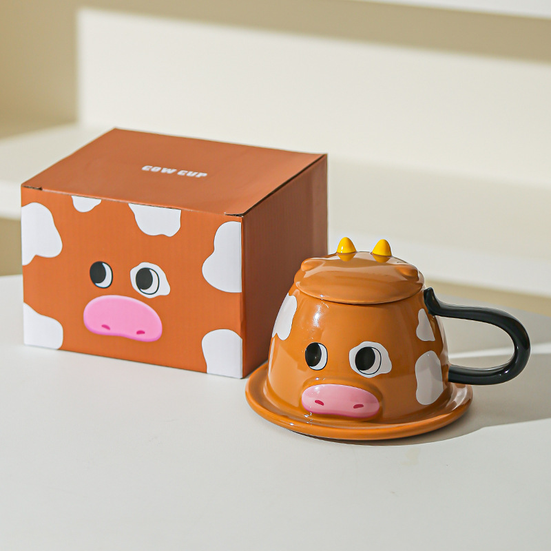 Creativo encantador dibujos animados tridimensionales vaca pareja taza de cerámica taza de agua con cubierta muñeca taza de cafetera taza de café