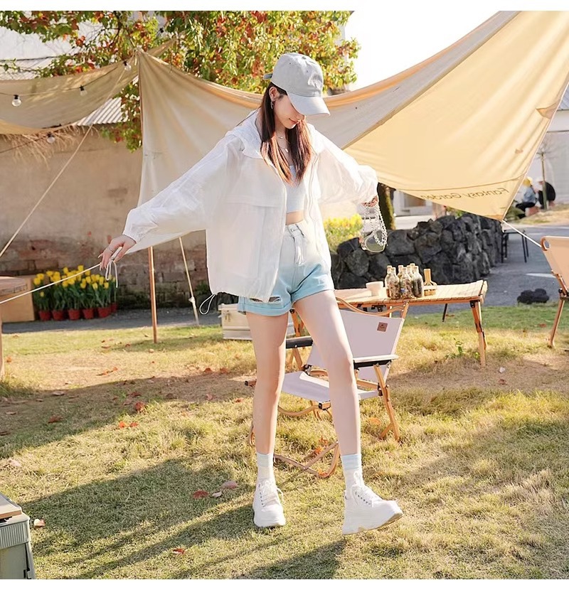 Áo chống nắng nữ dáng rộng có mũ, chất liệu mỏng nhẹ thoáng khí — Màu xanh lục nhạt chi tiết 5