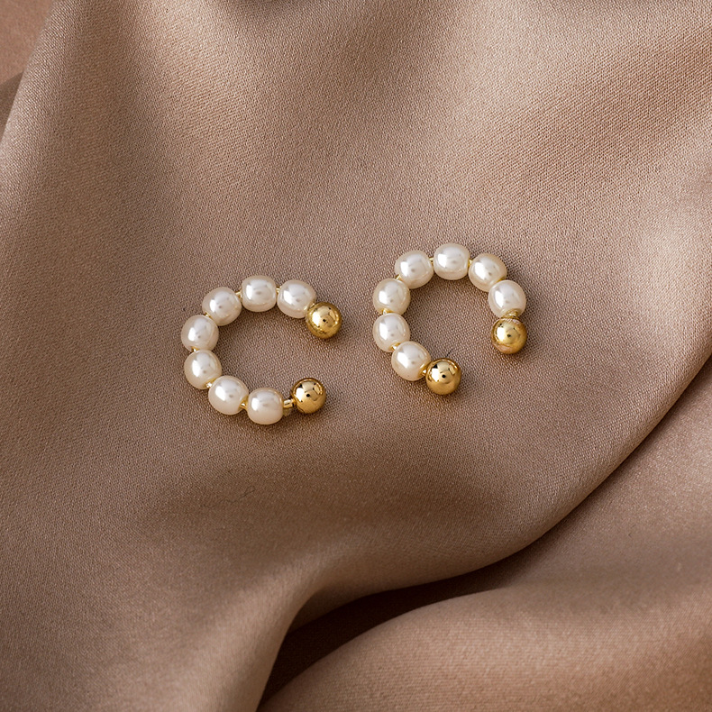 Pearl C-shaped Non-pierced Ear Clip display picture 8