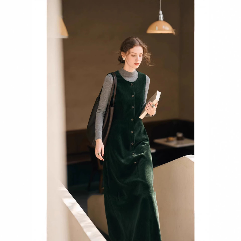 Dark Green Corduroy Vest Dress for Women, New Spring Style, High-End, Light Luxury, Thickened, Layered, Sleeveless Long Dress Dark Green Corduroy Vest Dress for Women, New Spring Style, High-End, Light Luxury, Thickened, Layered, Sleeveless Long Dress