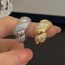 戒指;耳钉;项链