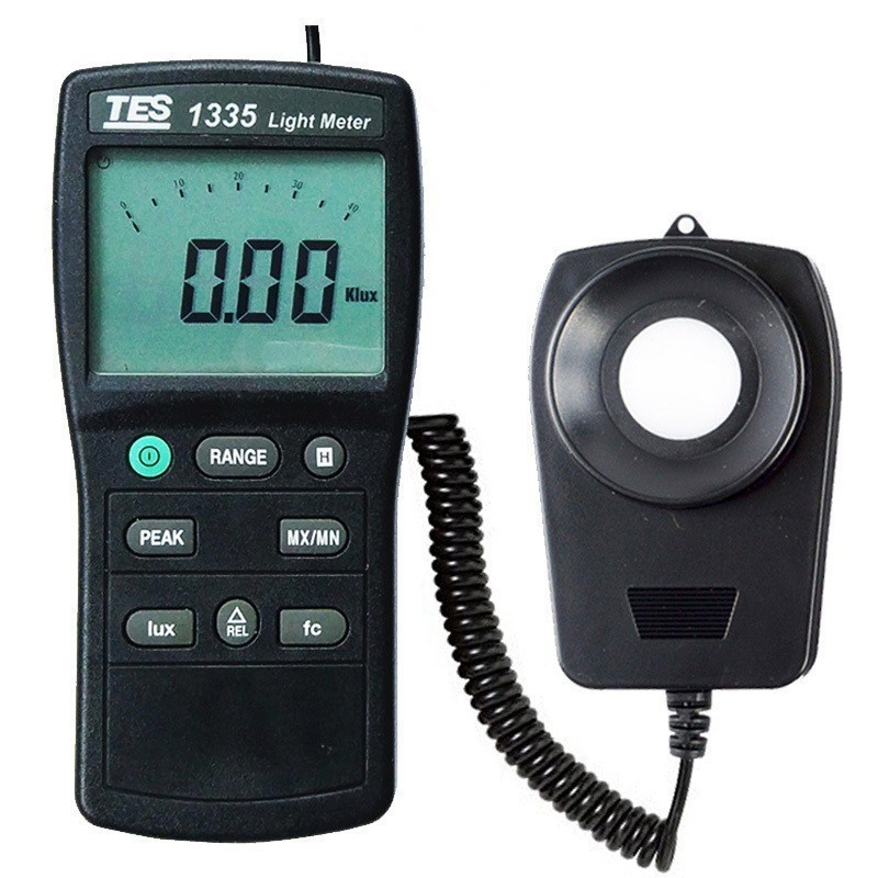 台湾泰仕TES-1335便携式高精度数字照度计 照度计TES-1335
