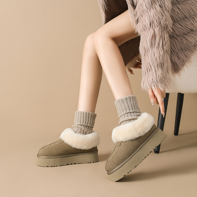 Novos sapatos de algodão quente com sola grossa e lã e botas de cano curto de couro e lã grossa_voghion.com