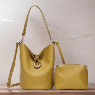 �߶��p��ţƤU�ν��ˮͰ���r�аٴ������С�������μ��б���