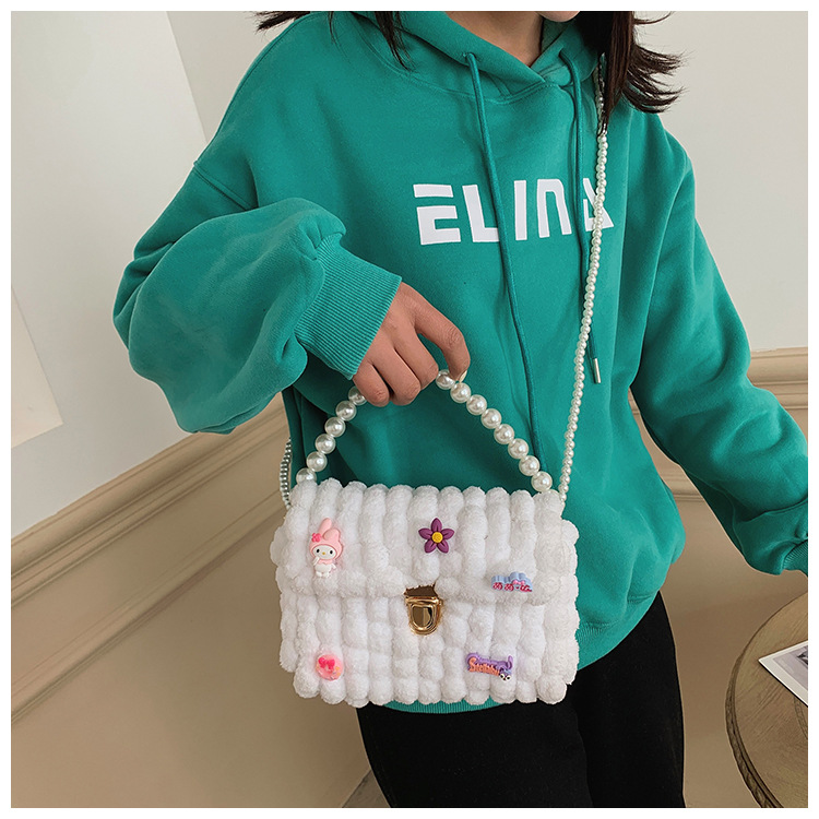Plush 2022 Wool Hand-woven Bag Hand-made Woven Bag Wholesale display picture 4