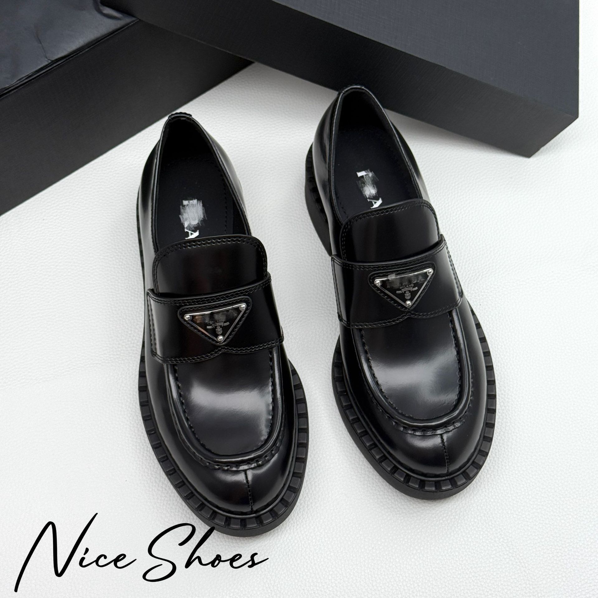 2025 New Style Triangle Logo Loafers for Women, Genuine Leather Platform Thick-Soled Retro Shoes, British Style Black Small Leather Shoes