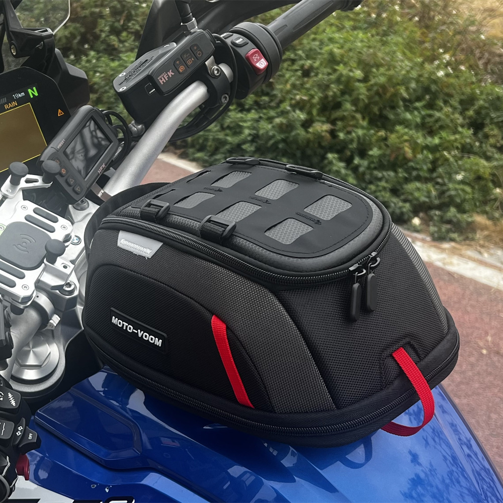 Universal Motorcycle Fuel Tank Bag, Magnetic Quick-Release Motorcycle Travel Bag, Front and Rear Quick-Adjustable Fuel Tank Bag with Rain Cover