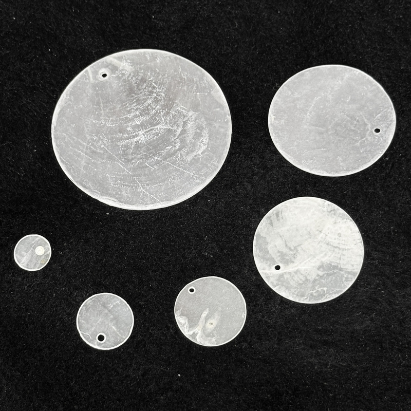 Natural Mica Sheets, Transparent Mirror Shell Pieces, Natural Shells, Handmade DIY Wind Chime Lamp Accessories, Semi-Finished Products, Wholesale Accessories Natural Mica Sheets, Transparent Mirror Shell Pieces, Natural Shells, Handmade DIY Wind Chime Lamp Accessories, Semi-Finished Products, Wholesale Accessories