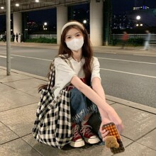 慵懒黑白格子新款布袋大容量通勤格子单肩大学生格子包
