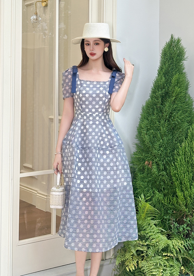 Váy chấm bi cổ vuông tay phồng viền lớn phong cách Hồng Kông — chấm bi màu xanh chi tiết 6
