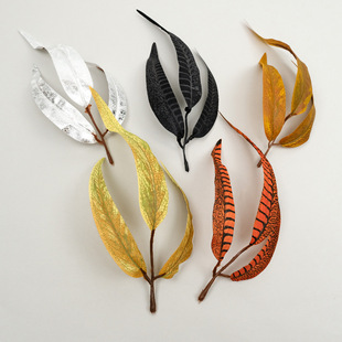 Amazon Artificial Autumn Color 3-Pronged Feather Leaves DIY Halloween Bouquet Flower Arrangement Garland Decorative Accessories Silk Screen Leaves