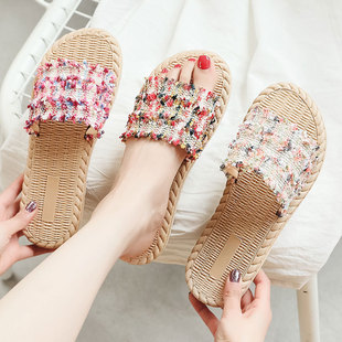 �ļ��¿�²ݾ����K�r��һ�֎���Ь�⴩ɳ�����e��Ь���s���mŮЬ