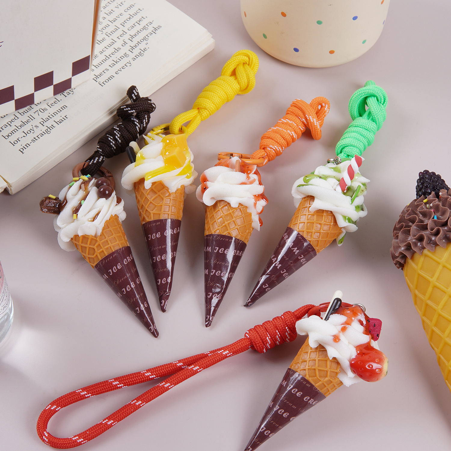 Simulación de helado colgante helado de frutas creativo juguete de simulación de helado de barril colgante