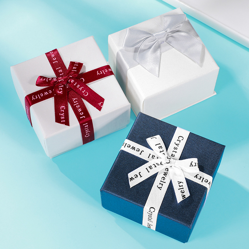 伊思雅饰品包装礼盒配饰等精美首饰礼盒装爱心铁皮礼盒纸质礼盒|ms