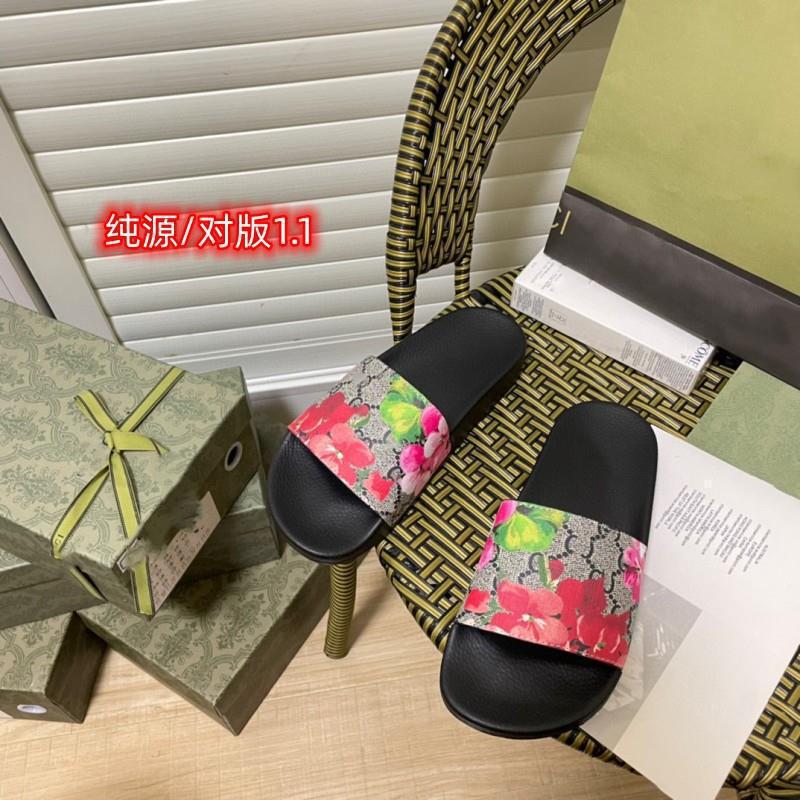 European Style Summer Slippers for Men and Women, Couple's Personalized Little Bee Print Slip-On Soft-Soled Cool Slippers for Men European Style Summer Slippers for Men and Women, Couple's Personalized Little Bee Print Slip-On Soft-Soled Cool Slippers for Men