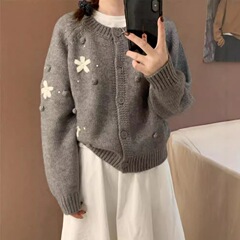 重工立体刺绣花朵圆领毛衣外套女秋冬宽松设计感软糯厚实针织开衫