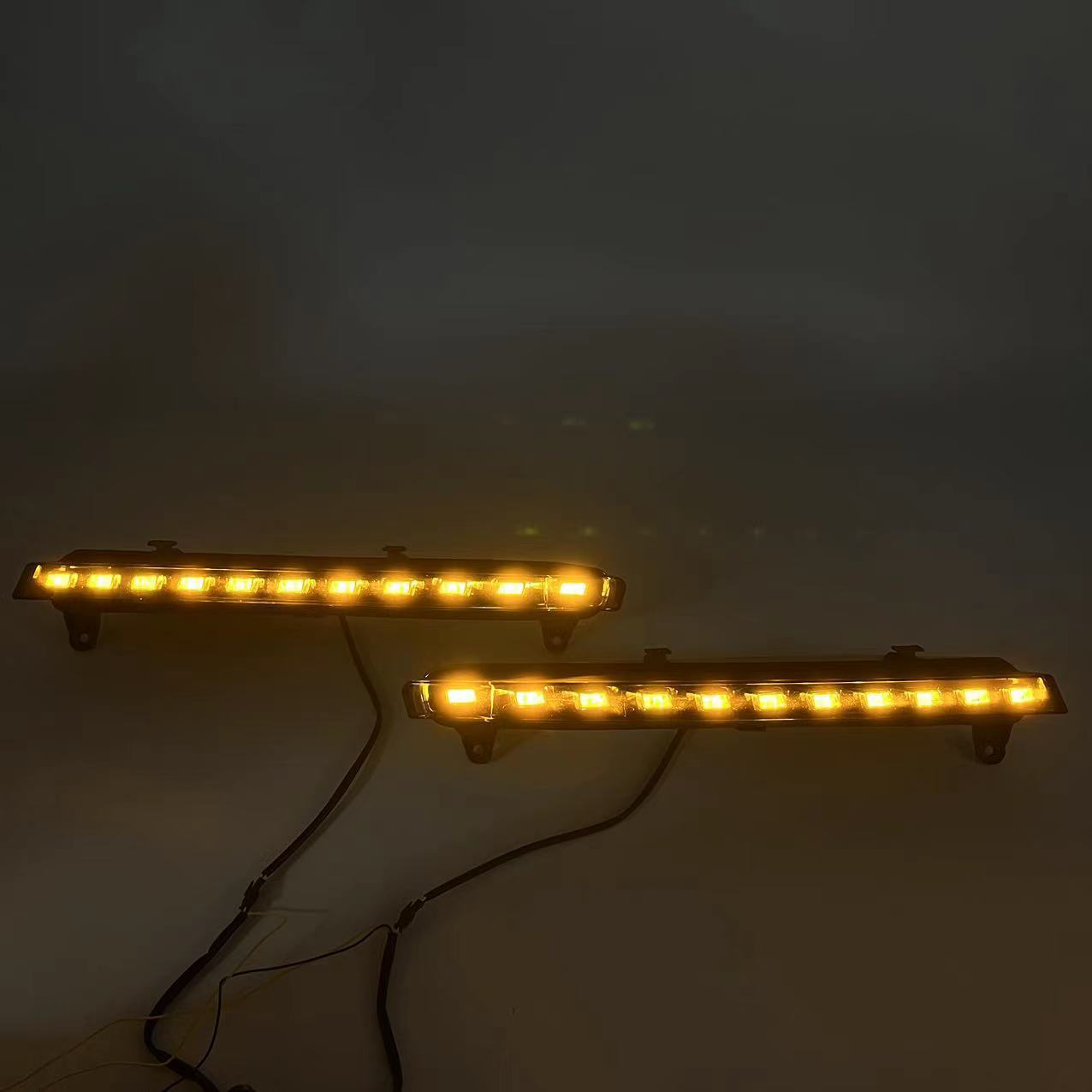 Suitable for Audi Q7 05-09 daytime running light modified front LED daytime running light yellow light turn light