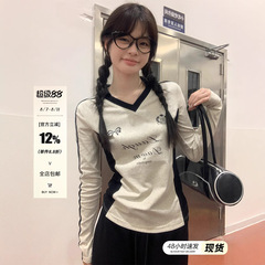 宋正恩灰色v领正肩内搭打底衫秋季修身翻领字母印花长袖t恤上衣