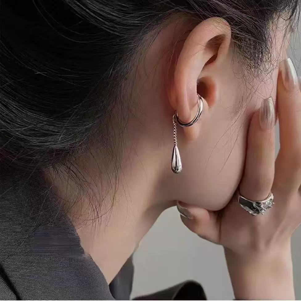 Colgante de gota de agua cadena de borda hueco sin agujeros de orejas clips de orejas lujosas sensación de alto nivel simple pendientes largos joyas para mujeres