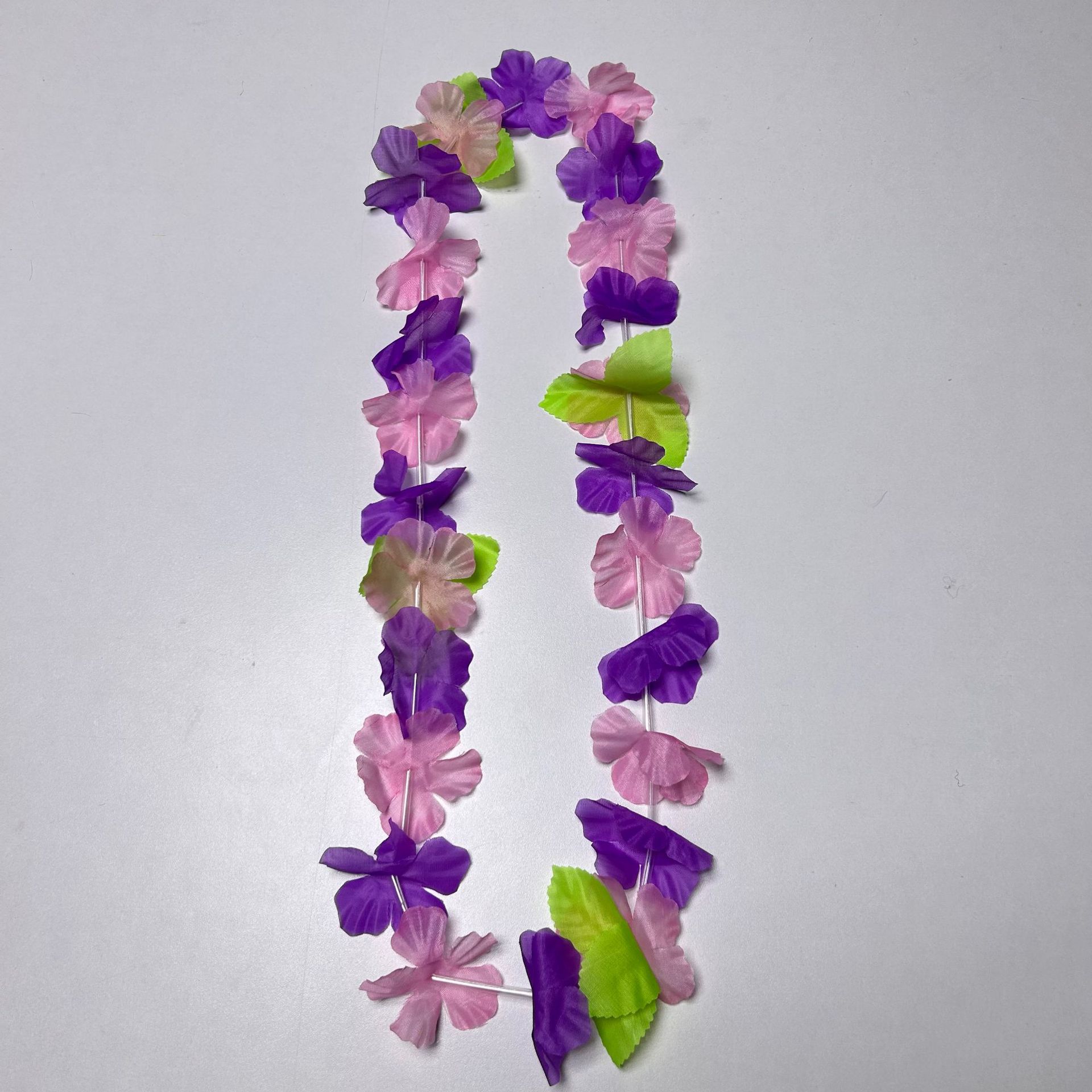 Tela de poliéster transfronteriza 6 cm corolla de flores 24 piezas más hojas festivales costera de fotos accesorios decoración corolla de flores de cuello