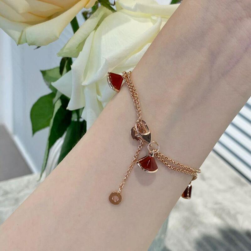 V Gold Small Skirt Bracelet for Women, 18K Rose Gold Plated Fan-Shaped Bracelet with White Mother-Of-Pearl and Full Diamonds, Small Fan with Multiple Pendants V Gold Small Skirt Bracelet for Women, 18K Rose Gold Plated Fan-Shaped Bracelet with White Mother-Of-Pearl and Full Diamonds, Small Fan with Multiple Pendants