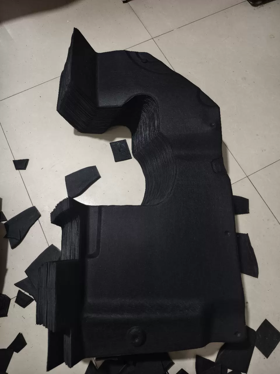 加工生产各种车型新能源叶子板内衬开发设计模具