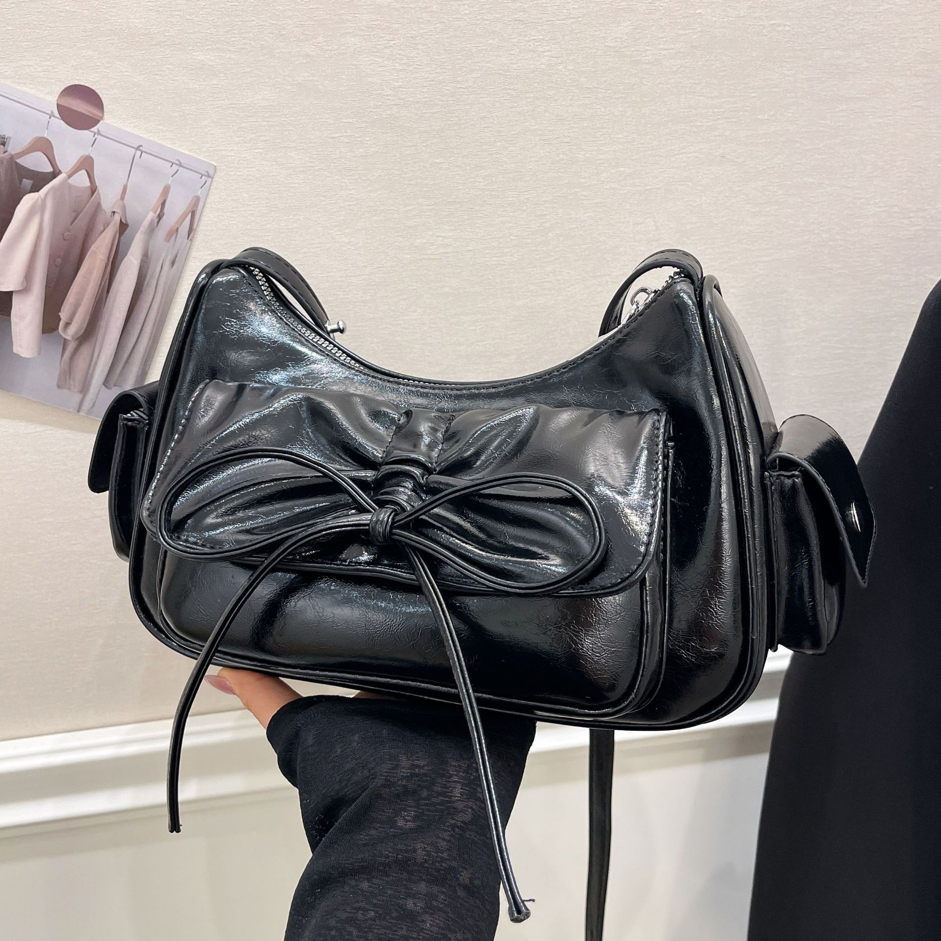 Bolso de axila plisado de nicho para mujer 2025 nuevo bolso de hombro de moda retro de moda bolso de todo fósforo de alta gama