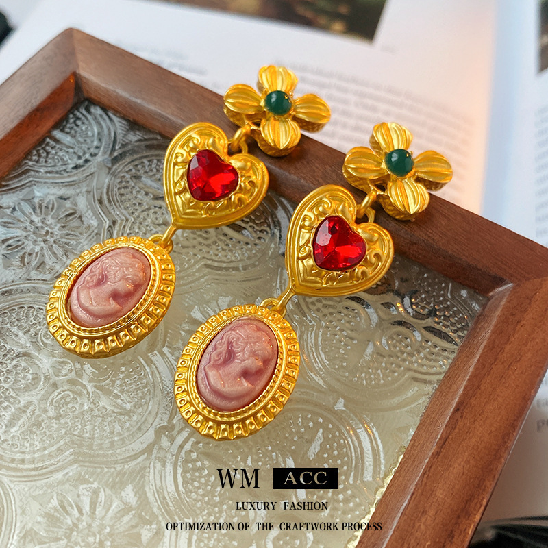 Silver needle flower inlaid love portrait earrings