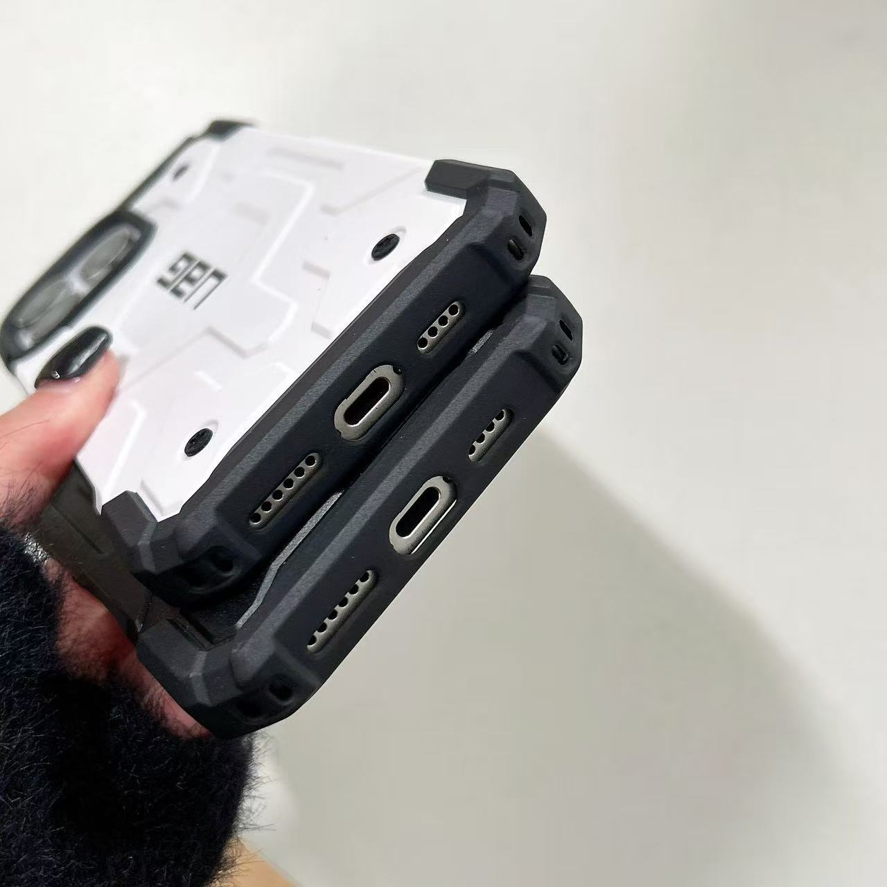 UAG Second-Generation Explorer Stand Magnetic Suitable Iphone Air, Four-Corner Anti-Drop Phone Case For Apple 17 Pro_voghion.com