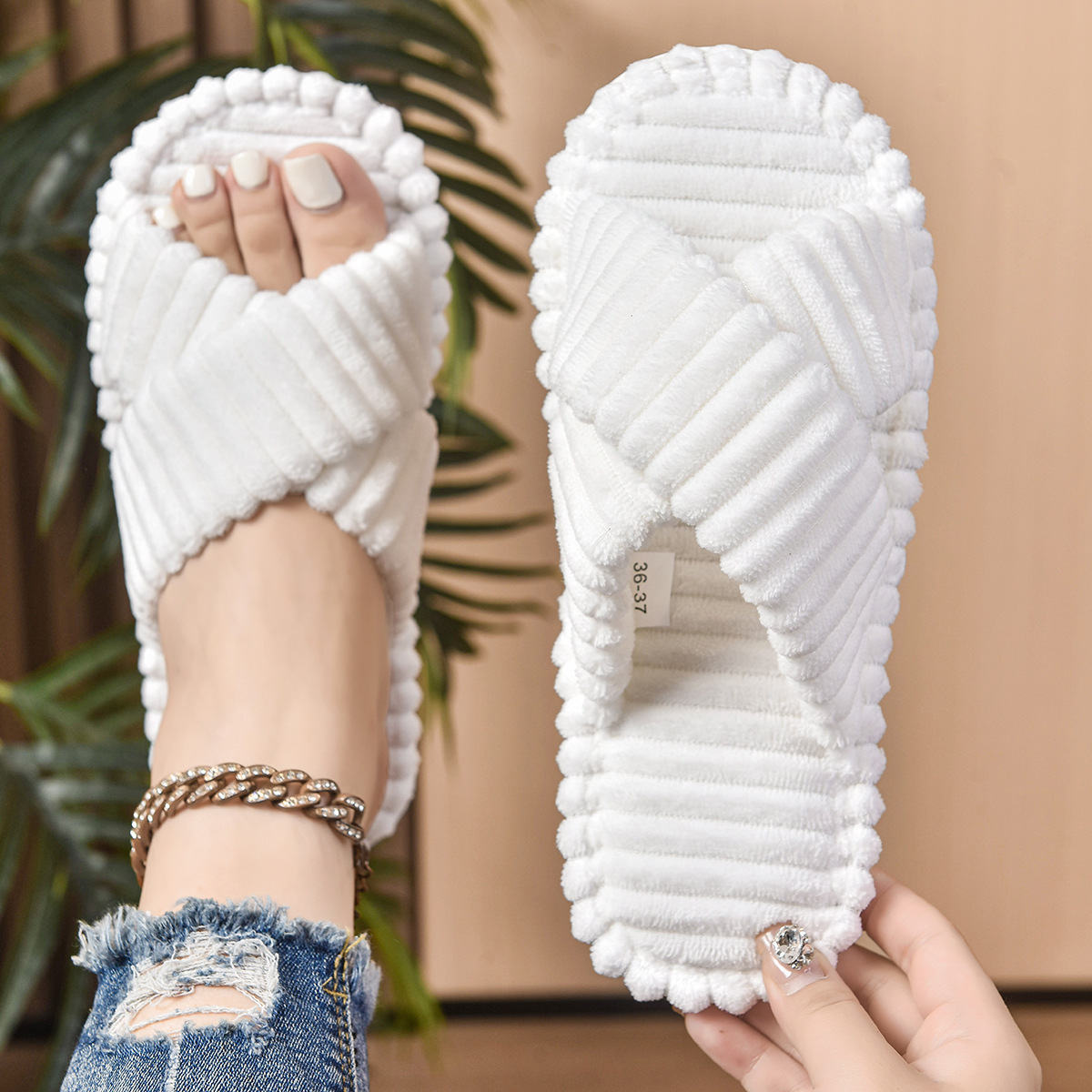 Zapatillas de algodón interior de vaca de manchas transfronterizas para mujeres de otoño y invierno calentamiento de peluche grueso zapatillas casuales