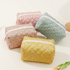 比鄰棉布收納化妝包高顏值簡約小碎花跨境化妝包絎縫夾棉包 工廠