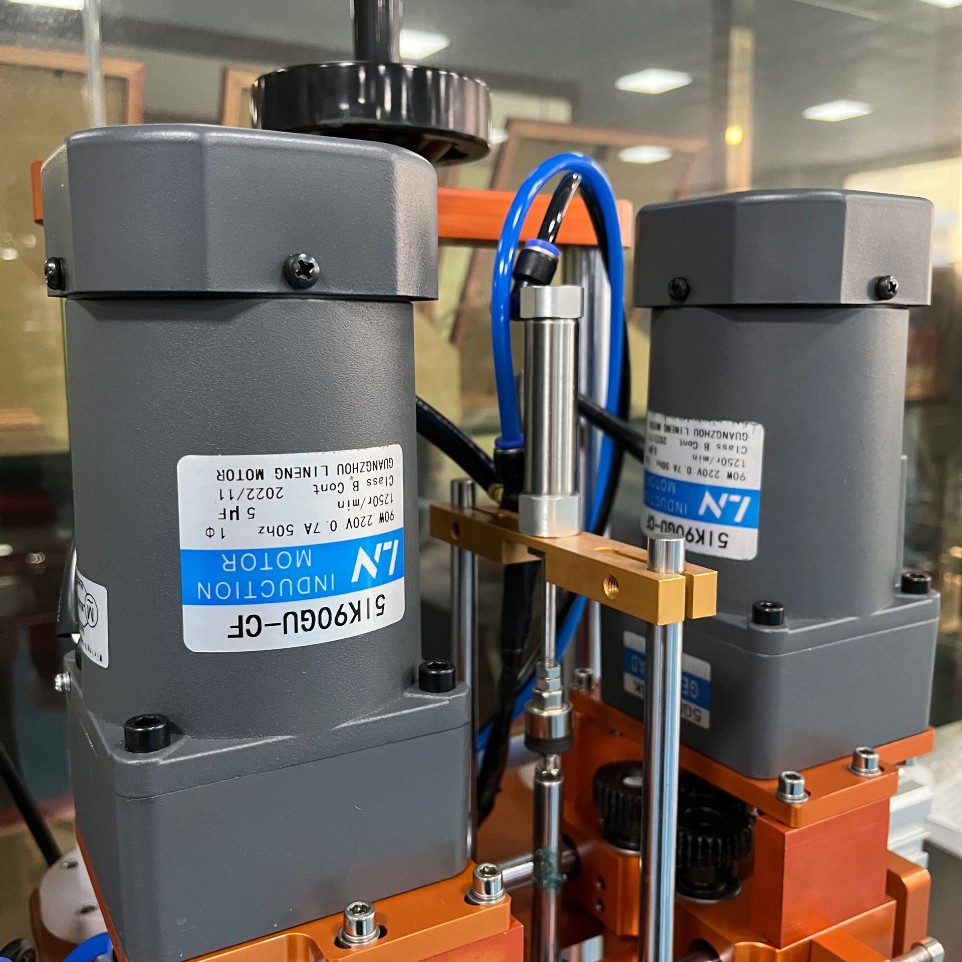 Զ�������̨ʽ�綯ϴ��Һ���ǻ�����Һ������ϸǰ��Զ�