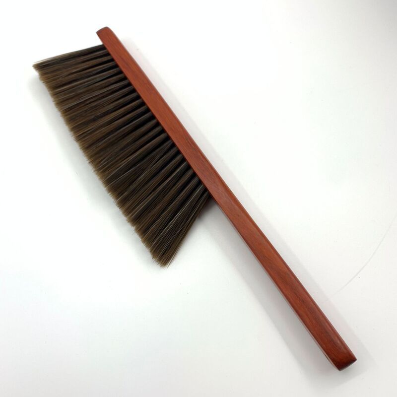 鶏の羽の木のベッドは家庭用のベッドを掃除します。|undefined