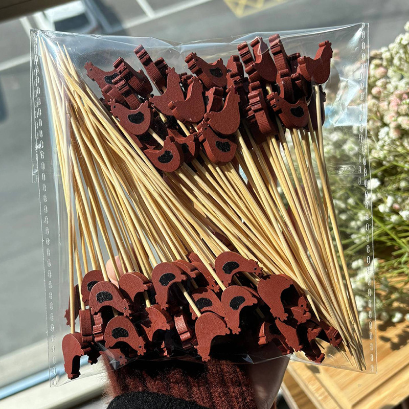 Nuevo producto decoración palo de bambú 100 piezas/paquete de fruta de dibujos animados lindo palo de bambú palo de hamburguesa palo de cóctel palo de bocadillo Amazon