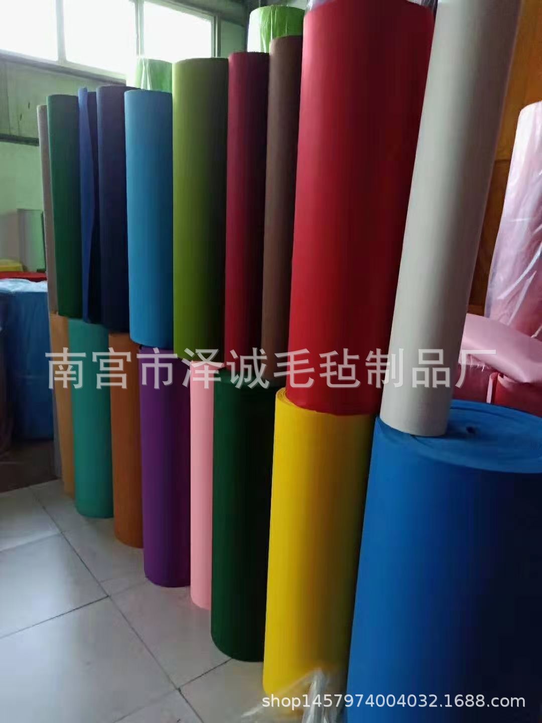 现货大量1 2 3 4 5mm毛毡 彩色毛毡布 背胶墙贴无纺布