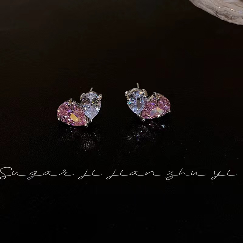 Fashion Heart Shape Copper Plating Inlay Artificial Diamond Ear Studs 1 Pair