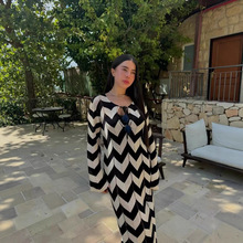 8753速卖通女装欧美新款轻熟范系带V领黑白波纹针织连衣裙长袖秋