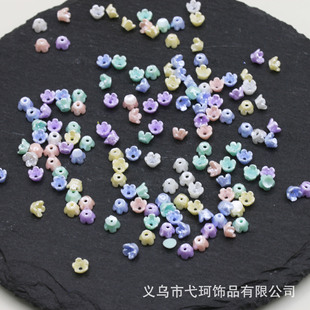 Mini about 3.5mm resin small flower hole five petal flower DIY nail flower bracelet bracelet accessories material wholesale