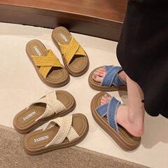 レトロ厚底スリッパ女性のアウターウェア 2025 夏の新しいプラットフォームソールの女性の靴とスカートビーチサンダル