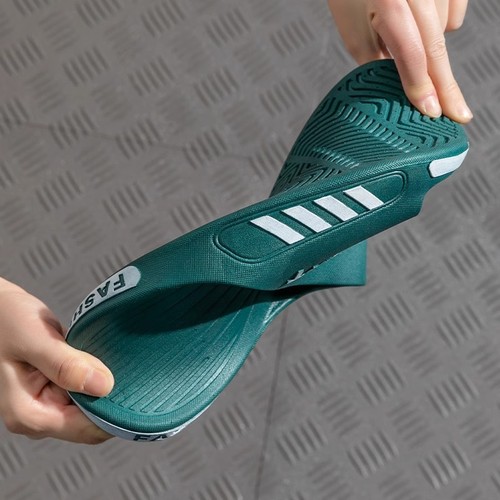 Slippers Men 2025 New Summer Outdoor Wear Anti-Slip Odorless Indoor Home Bathroom Bathing Large Size Sports Slippers Men 