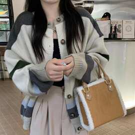 2024秋冬新款宽松条纹外套装饰毛衣女女士花朵针织圆领开衫外套