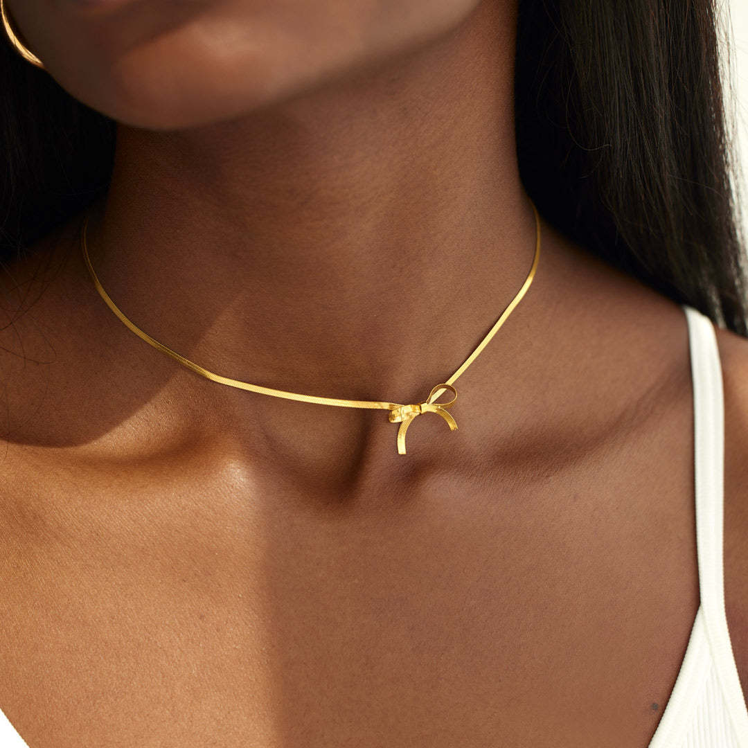 Collar Gargantilla Lazada, Acero Inoxidable Bañado en Oro Rosa