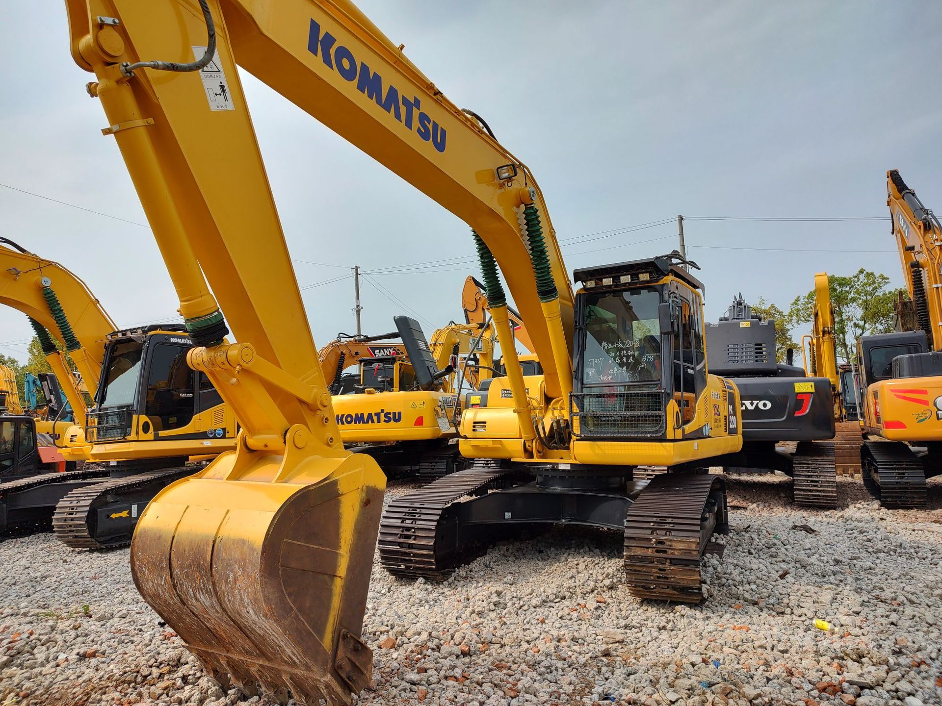 Todo el coche de importación de segunda mano Hitachi 210 excavadora 200 Komatsu 240 SanY 235 Hyundai