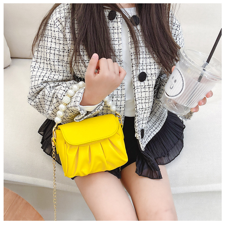 Girl'S Small Pu Leather Solid Color Cute Pearls Square Magnetic Buckle Crossbody Bag display picture 5