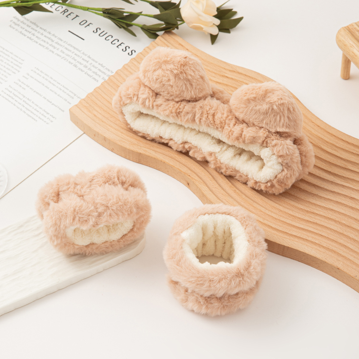 Otoño y invierno nuevo super lindos dibujos animados animal correa de cabello conjunto de correa de muñeca a prueba de humedad presión protector de cabello de muñeca lavado de la cara accesorios de cabello al por mayor