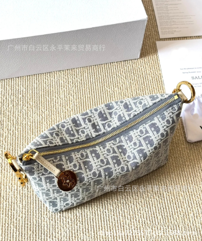 파란색과 흰색(선물 상자는 별도로 구매해야 함)