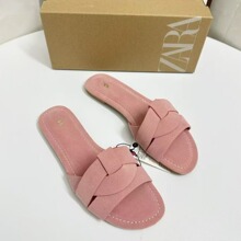 za�ļ�ƽ����Ьܛ��һ�wʽͨ�ڱ�Ь�r�аٴ�W����a�羳ŮЬ���l