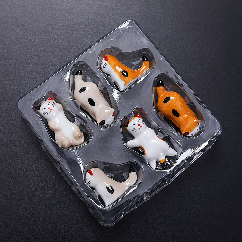 Cartoon Japanese cute animal ceramic small ornaments household chopsticks holder chopsticks holder thick chopsticks pillow for hotel