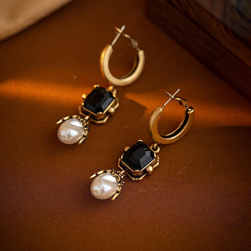 Earring Image 4
