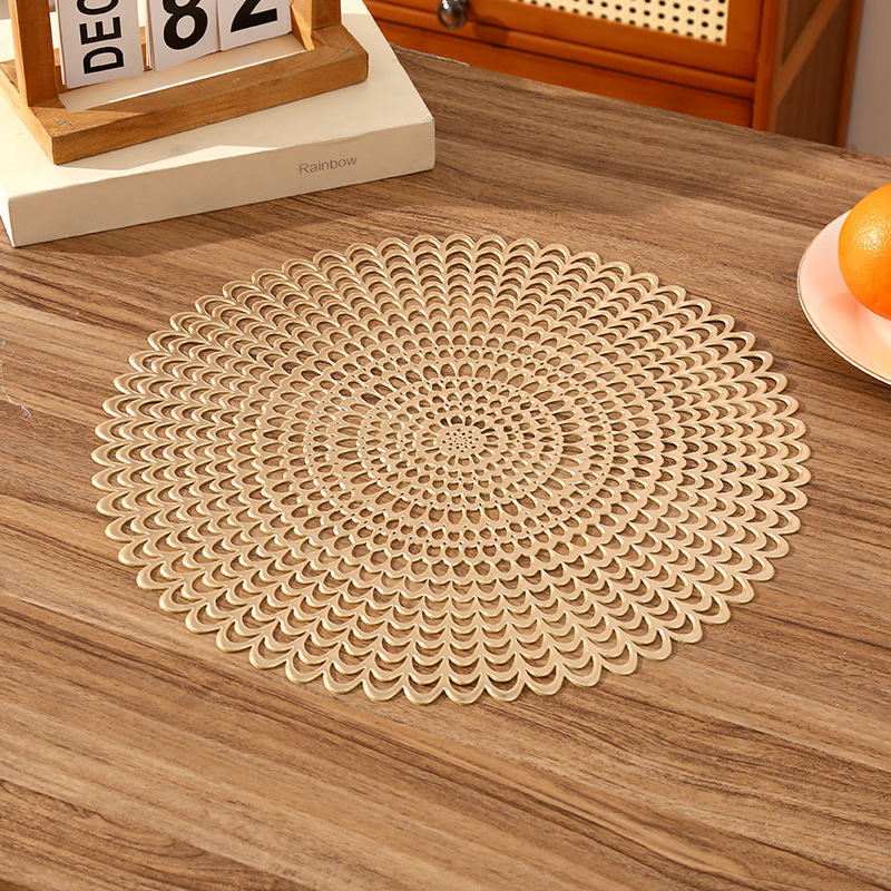 Amazon romántico estilo francés alfombra de PVC redonda creativa diseño hueco de alta sensación de lujo ligero alfombra de aislamiento térmico del restaurante